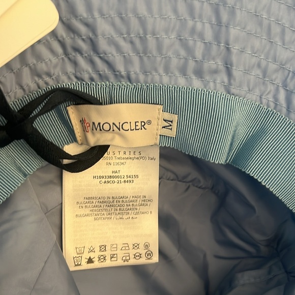 Moncler Logo Patch Bucket Hat - Picture 5 of 9